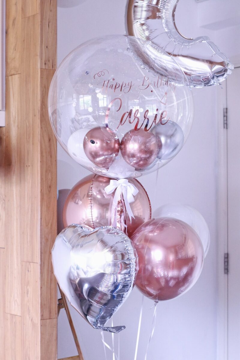 Chandelier –  生日氣球束連40’字母鋁膜氣球：圖片 4