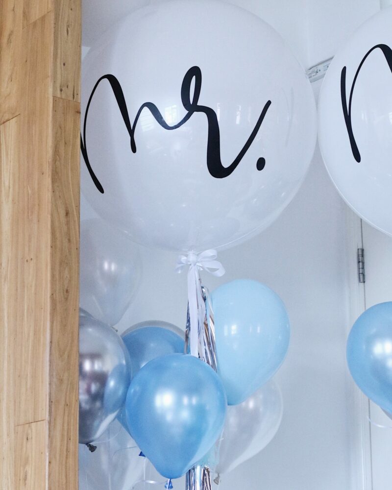 Giant Wedding Pair with Side Balloons - 婚禮氣球束：圖片 3