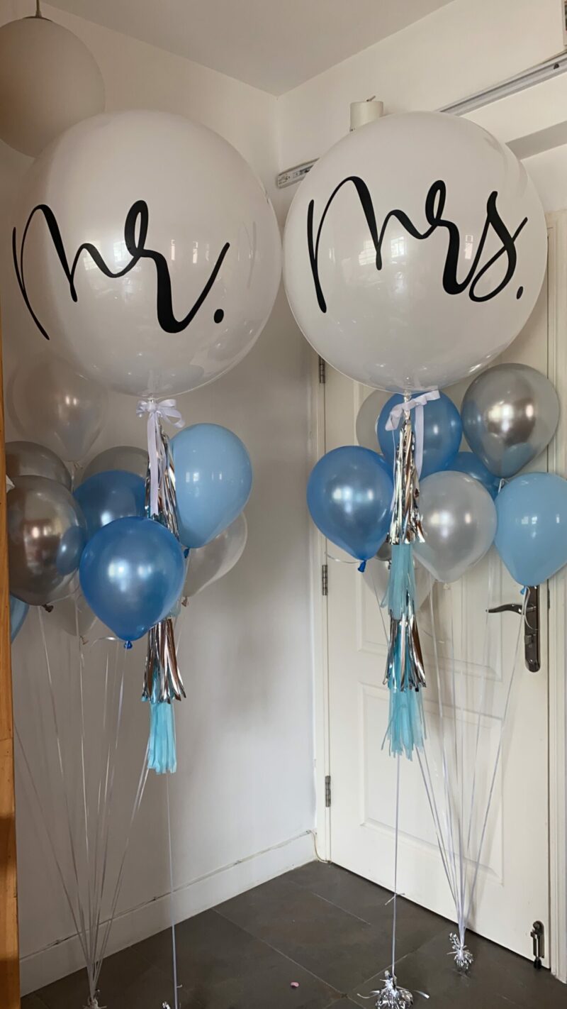 Giant Wedding Pair with Side Balloons - 婚禮氣球束：圖片 2