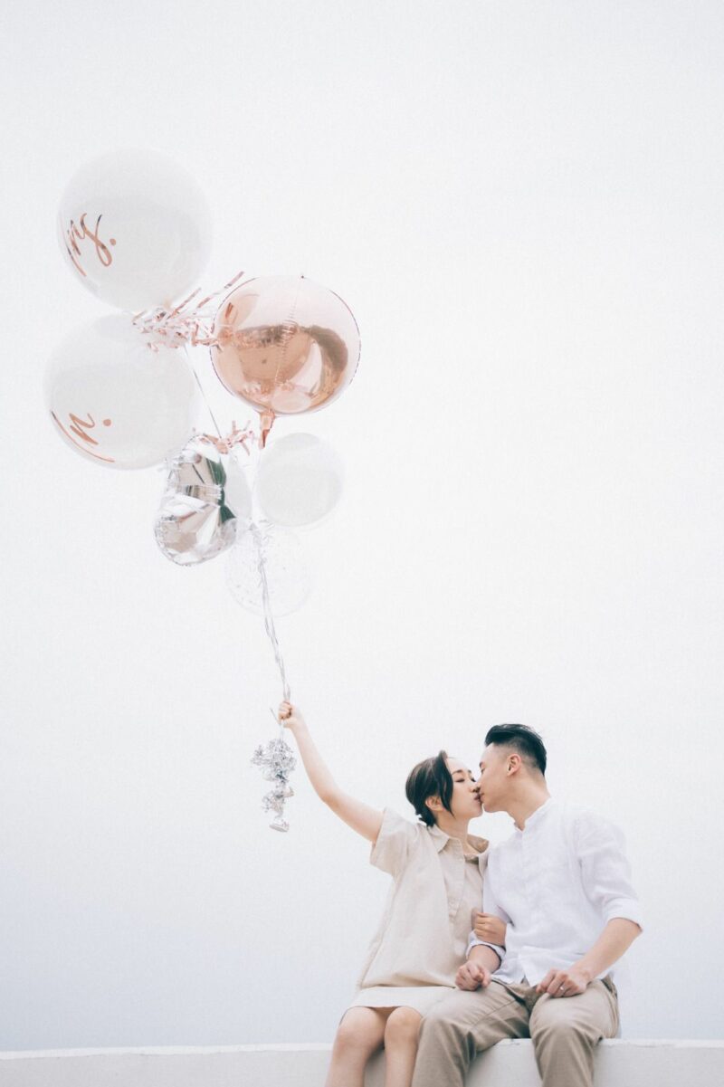 Jumbo Wedding Pair with Side Balloons – 婚禮氣球束：圖片 2