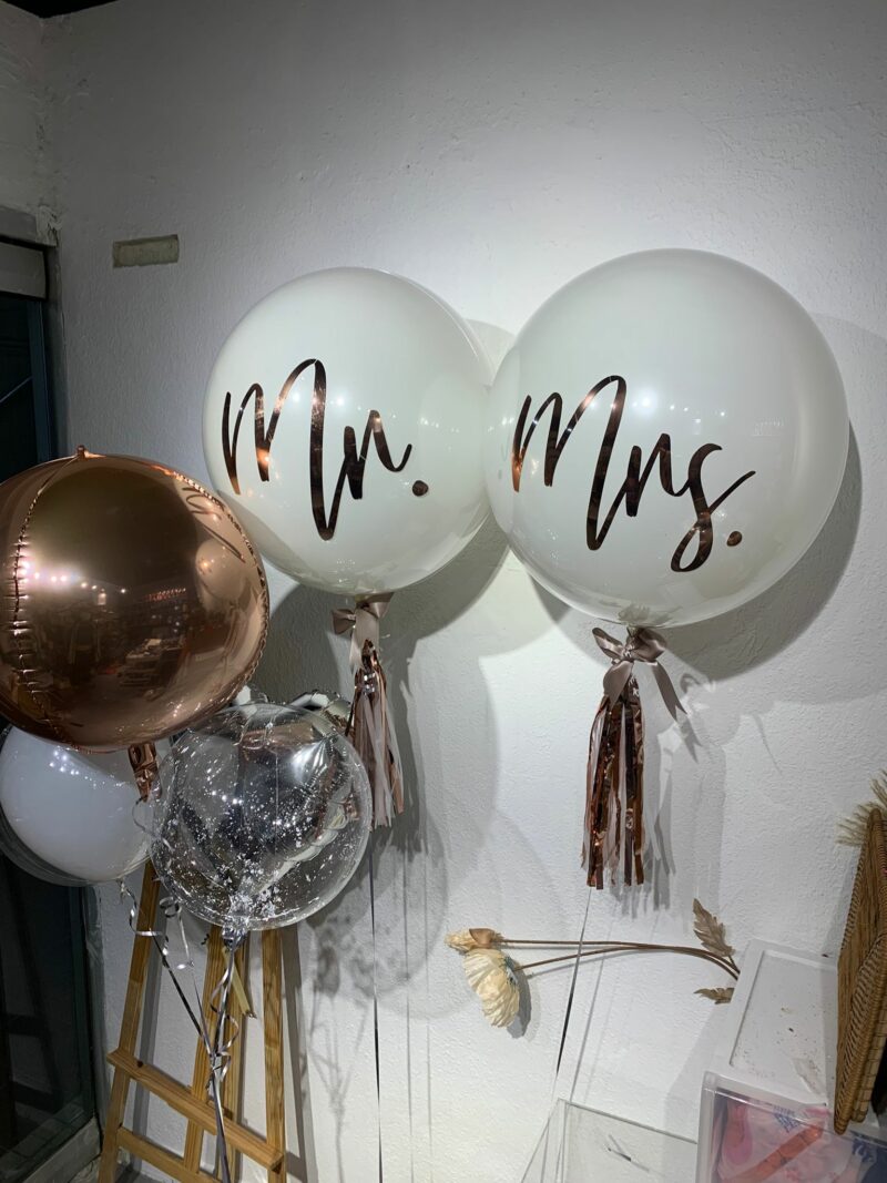 Jumbo Wedding Pair with Side Balloons – 婚禮氣球束：圖片 4